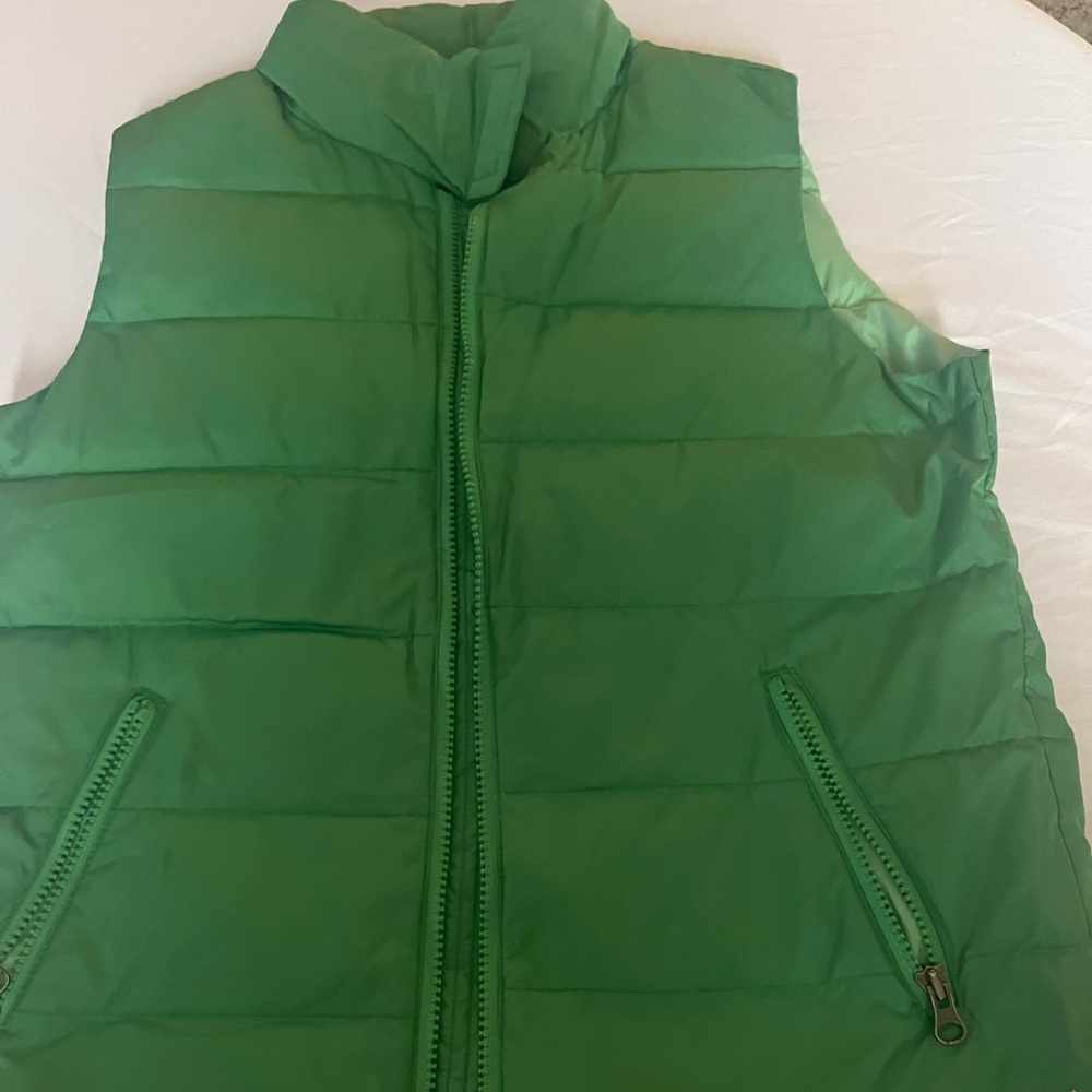 Juniors American Eagle Green Puffer Vest size small